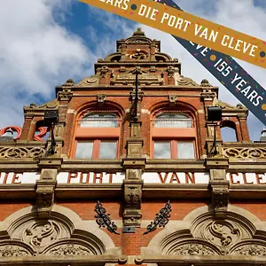 Port Cleve Hotel